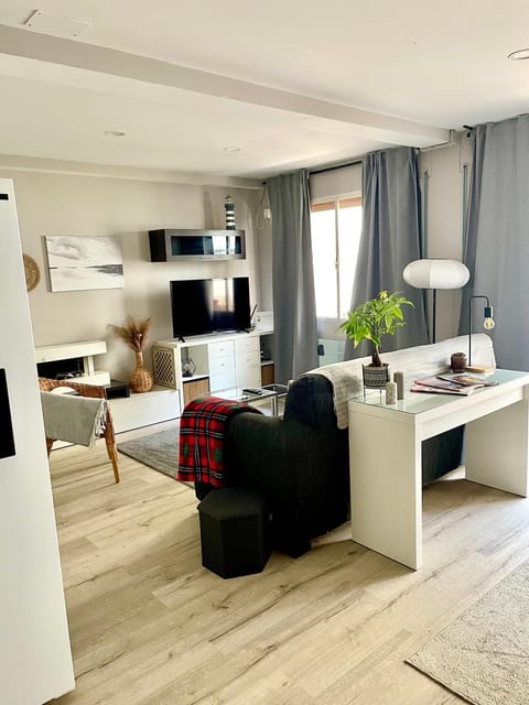 TV and multimedia, Living room, Dining area