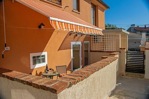 Property building, Day, View (from property/room), Balcony/Terrace