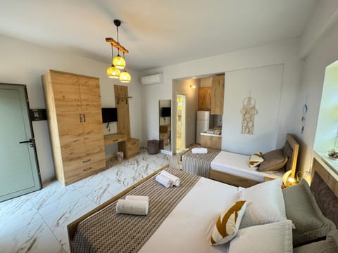 TV and multimedia, Photo of the whole room, Bedroom, wardrobe