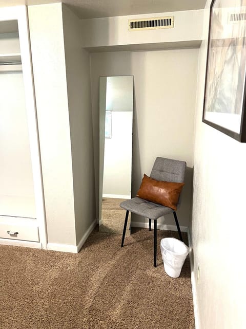 Cozy basement apartment - blocks from Old Town Apartment in Pocatello