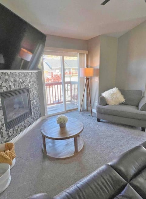 Private Stylish Townhome near ISU & Hospital House in Pocatello