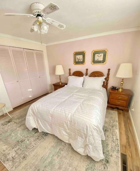 Roomy Midtown Home-Large and Central to Everything House in Pocatello