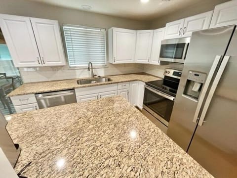 Newly Renovated Home w Garage Near Old Town House in Pocatello