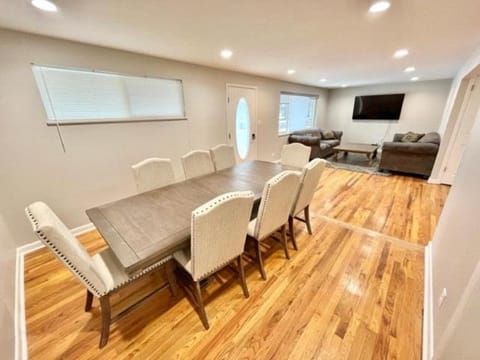 Newly Renovated Home w Garage Near Old Town House in Pocatello