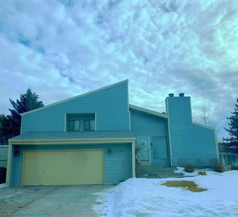 Unique Home Near Temple and Parks great for families House in Pocatello