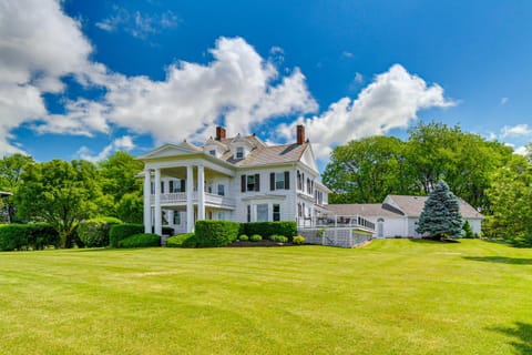 Geneva Vacation Rental with Vineyard and Lake Views! House in Fayette