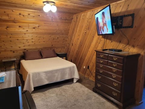 The Koal-Mine-Inn - Great Location and AC! House in Frankfort