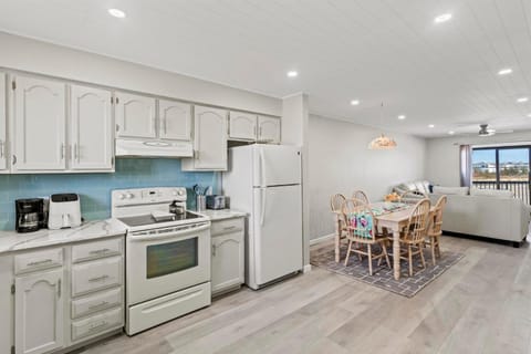 Living room, Dining area, kitchen