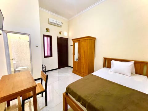 Bed, Bedroom, wardrobe