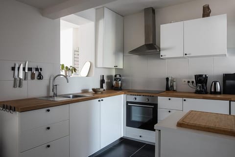 Kitchen or kitchenette, kitchen