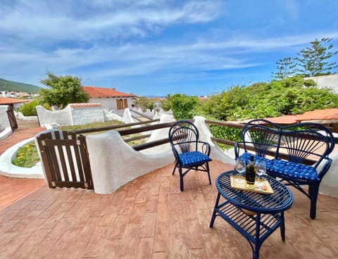 Patio, Day, Natural landscape, View (from property/room), Balcony/Terrace, Living room, Seating area