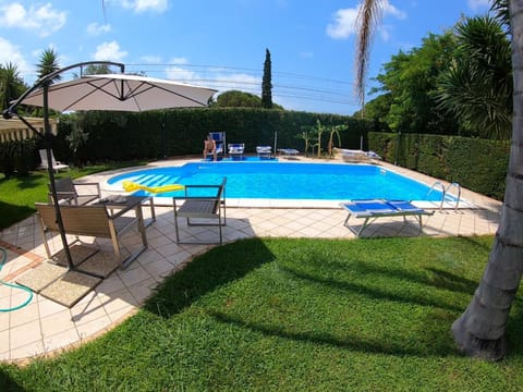 Day, Garden, Pets, Pets, Garden view, Pool view, Swimming pool, pet friendly, pet friendly, sunbed