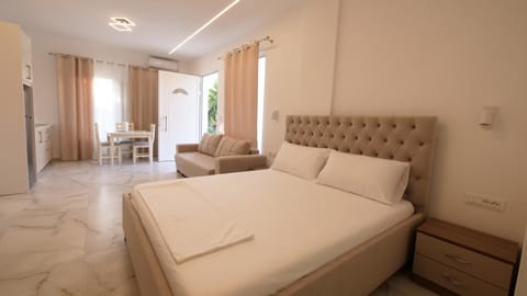 Bed, Living room, Photo of the whole room, Seating area, Bedroom