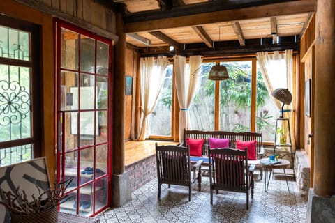Seating area