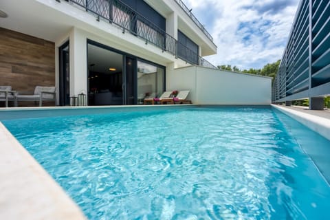 Property building, Swimming pool