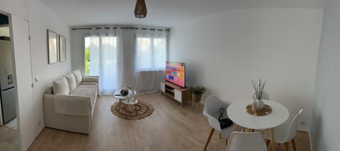 F2 cosy entre Disney et Paris Apartment in Noisy-le-Grand