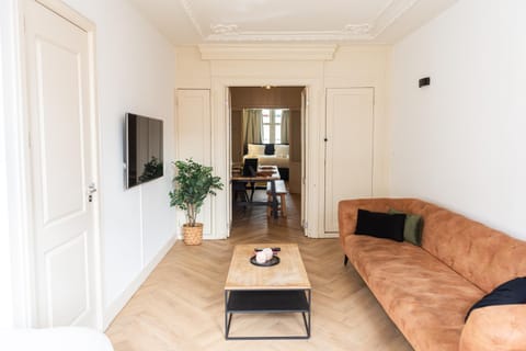TV and multimedia, Living room, Dining area, Bedroom