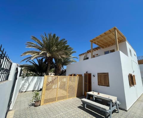 Property building, Patio, Garden, Balcony/Terrace, Mountain view, sunbed