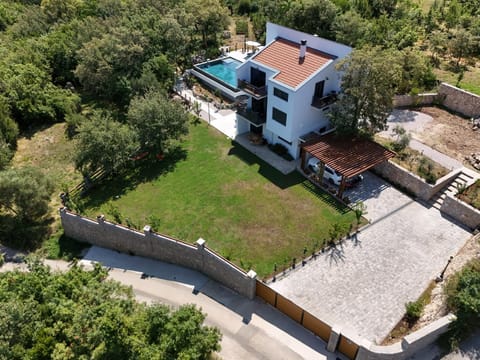 Villa Principium with Infinity Edge Pool&Hot Tub Bed and Breakfast in Kotor Municipality
