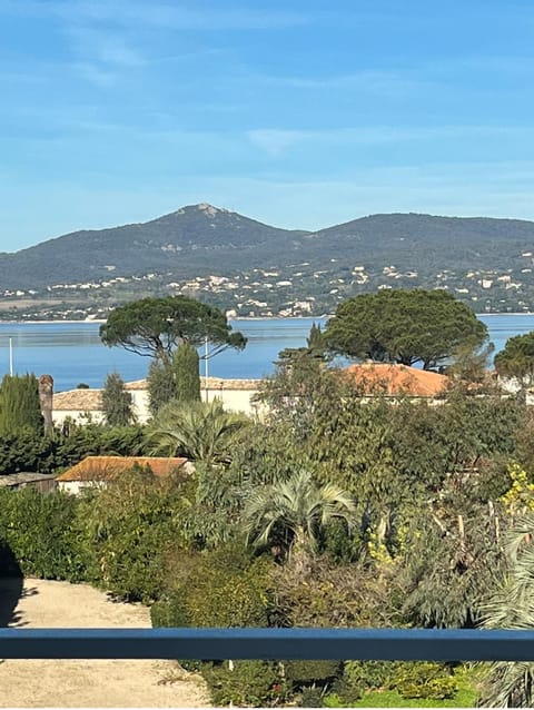 Property building, Nearby landmark, Day, Natural landscape, Mountain view, Sea view