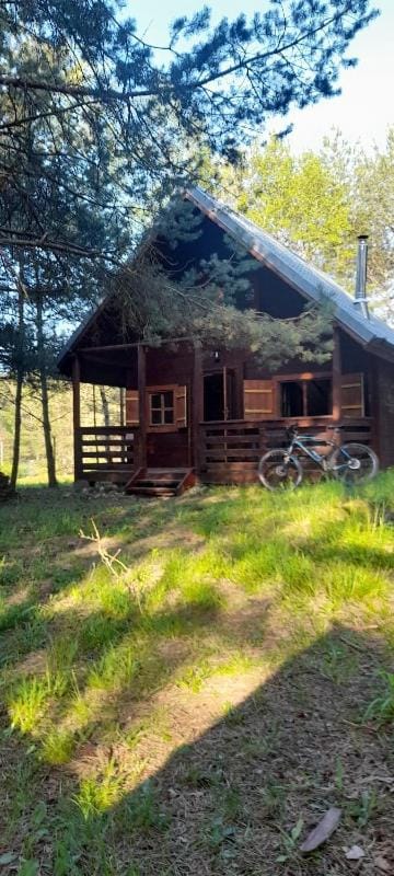 Zapach Lasu domek nad jeziorem Chalet in Pomeranian Voivodeship