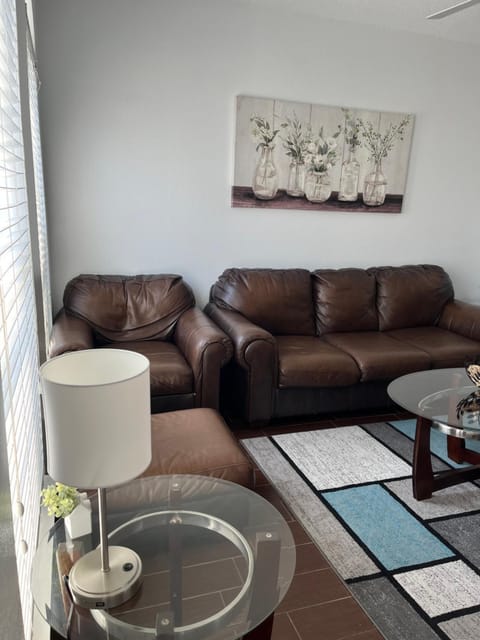 3 Bed 3 Bath Townhome Apartment in Tallahassee