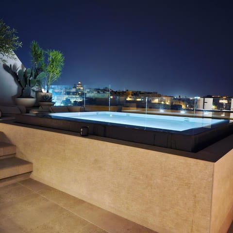 Night, Natural landscape, View (from property/room), Balcony/Terrace, Balcony/Terrace, Pool view, Swimming pool