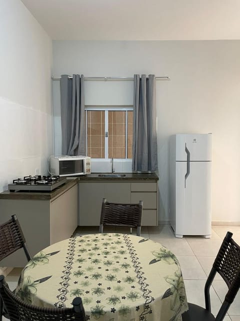 Restaurant/places to eat, Kitchen or kitchenette, microwave, stove