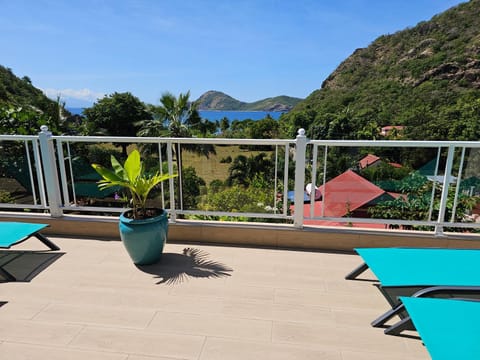 Patio, Mountain view, Sea view