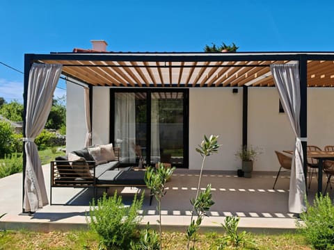 Patio, Day, Garden, View (from property/room), Balcony/Terrace, Seating area, Garden view