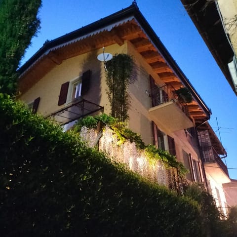 Suite vista panoramica giardino e montagne Apartment in Bellagio