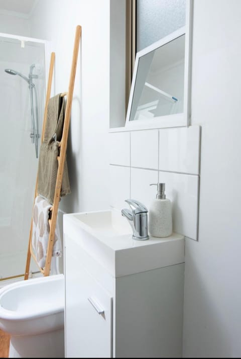 Cute one bedroom near Waterview House in Auckland