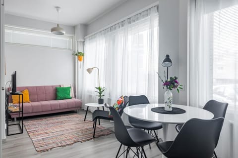 Living room, Seating area, Dining area