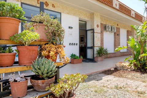 Property building, Facade/entrance