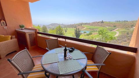 Day, Natural landscape, Golfcourse, View (from property/room), Balcony/Terrace, Dining area, Sea view