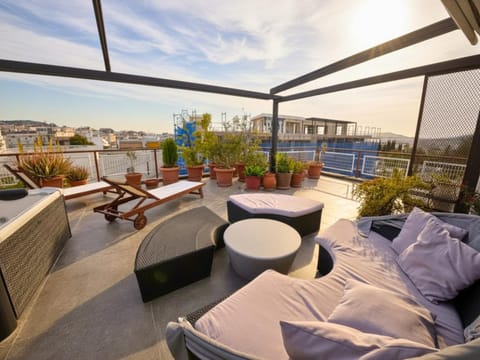 Balcony/Terrace, City view