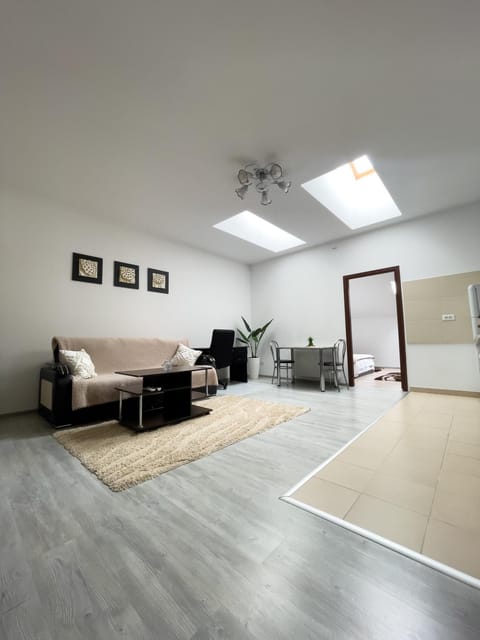 Living room, Photo of the whole room, Seating area, Dining area