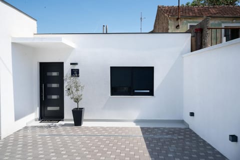 Property building, Facade/entrance