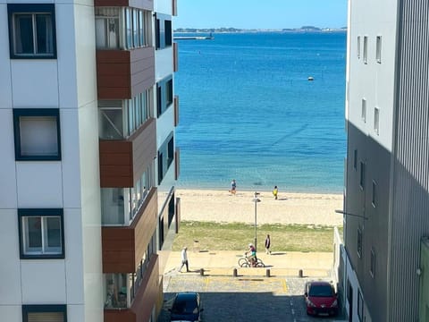 Balcony/Terrace, Street view