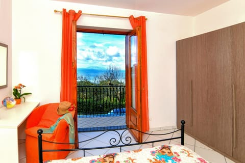 View (from property/room), Balcony/Terrace, Seating area, Bedroom, Sea view