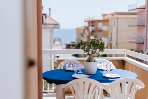 Balcony/Terrace, Balcony/Terrace, Dining area