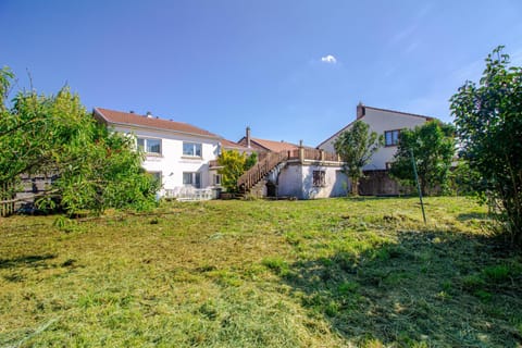 Property building, Natural landscape, Garden, Garden, Garden view