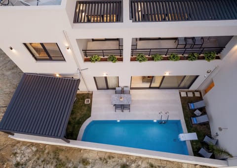 Property building, Balcony/Terrace, Balcony/Terrace, Swimming pool