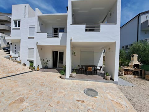 Property building, Day