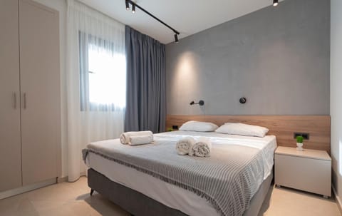 Bed, Photo of the whole room, Bedroom, towels, wardrobe