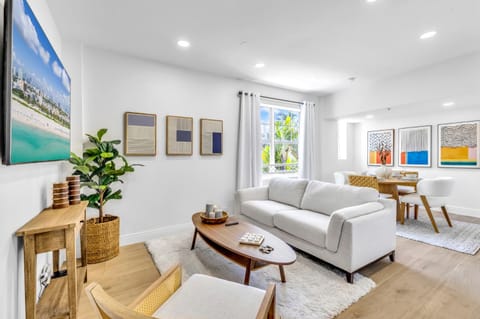 Gorgeous coastal PH with Large Private Terrace Apartment in South Beach Miami