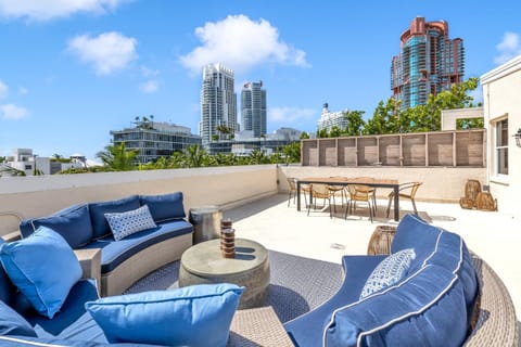 Gorgeous coastal PH with Large Private Terrace Apartment in South Beach Miami