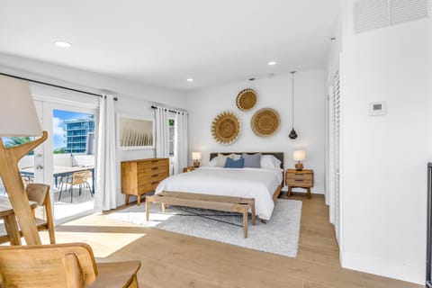 Gorgeous coastal PH with Large Private Terrace Apartment in South Beach Miami