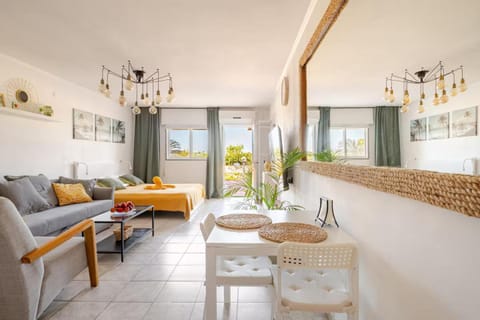 Photo of the whole room, Seating area, Dining area