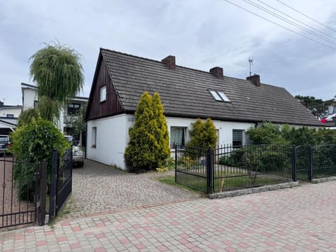 Neighbourhood, Street view